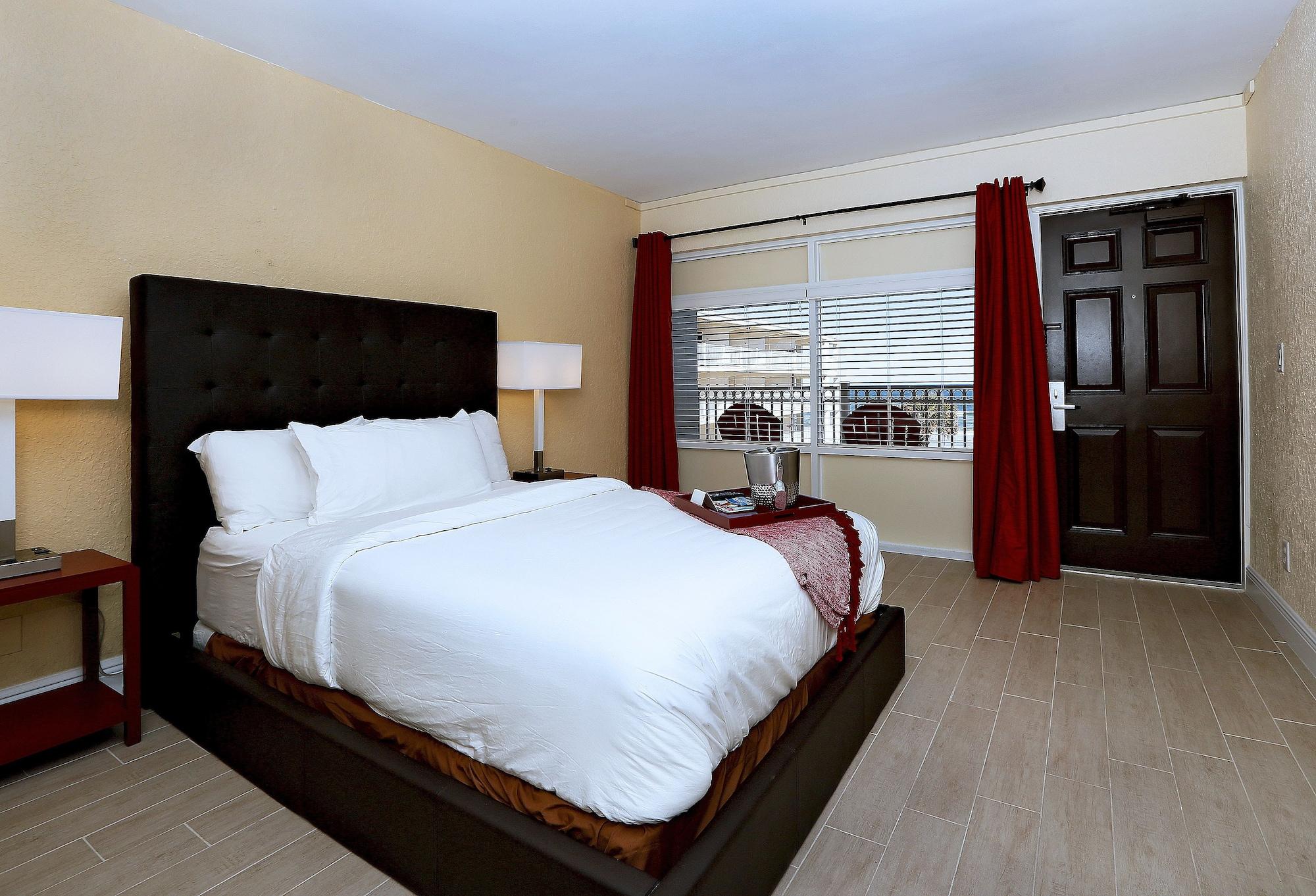 Chateau Mar Beach Resort Ormond Beach Exterior photo